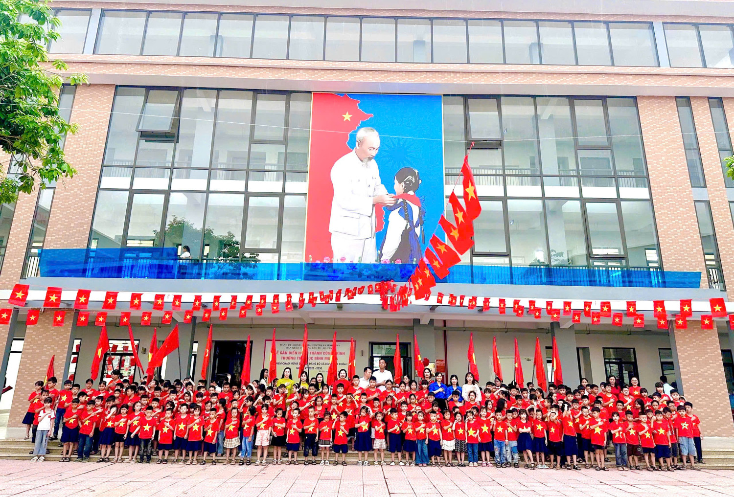 HOẠT ĐỘNG TUYÊN TRUYỀN KỶ NIỆM 80 NĂM CÁCH MẠNG THÁNG TÁM VÀ QUỐC KHÁNH 2/9