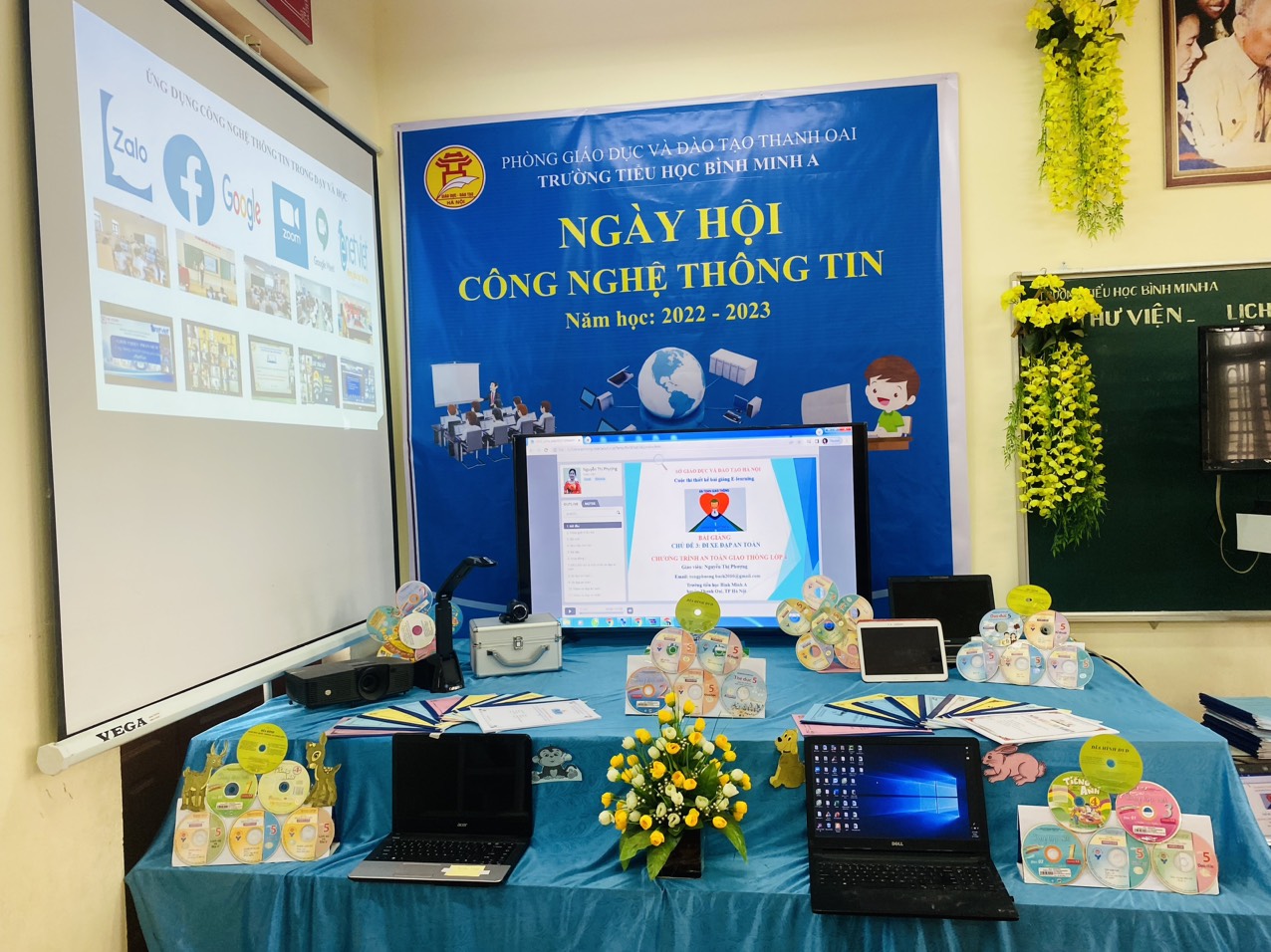Trưng bày sản phẩm công nghệ thông tin năm học 2022 - 2023