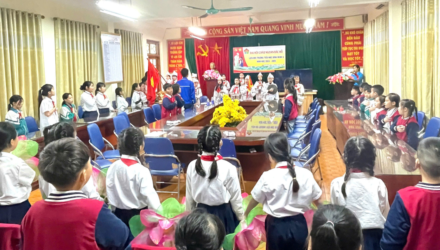 ĐẠI HỘI CHÁU NGOAN BÁC HỒ LIÊN ĐỘI TRƯỜNG TIỂU HỌC BÌNH MINH A – ĐOÀN KẾT, SÁNG TẠO, VƯƠN XA!
