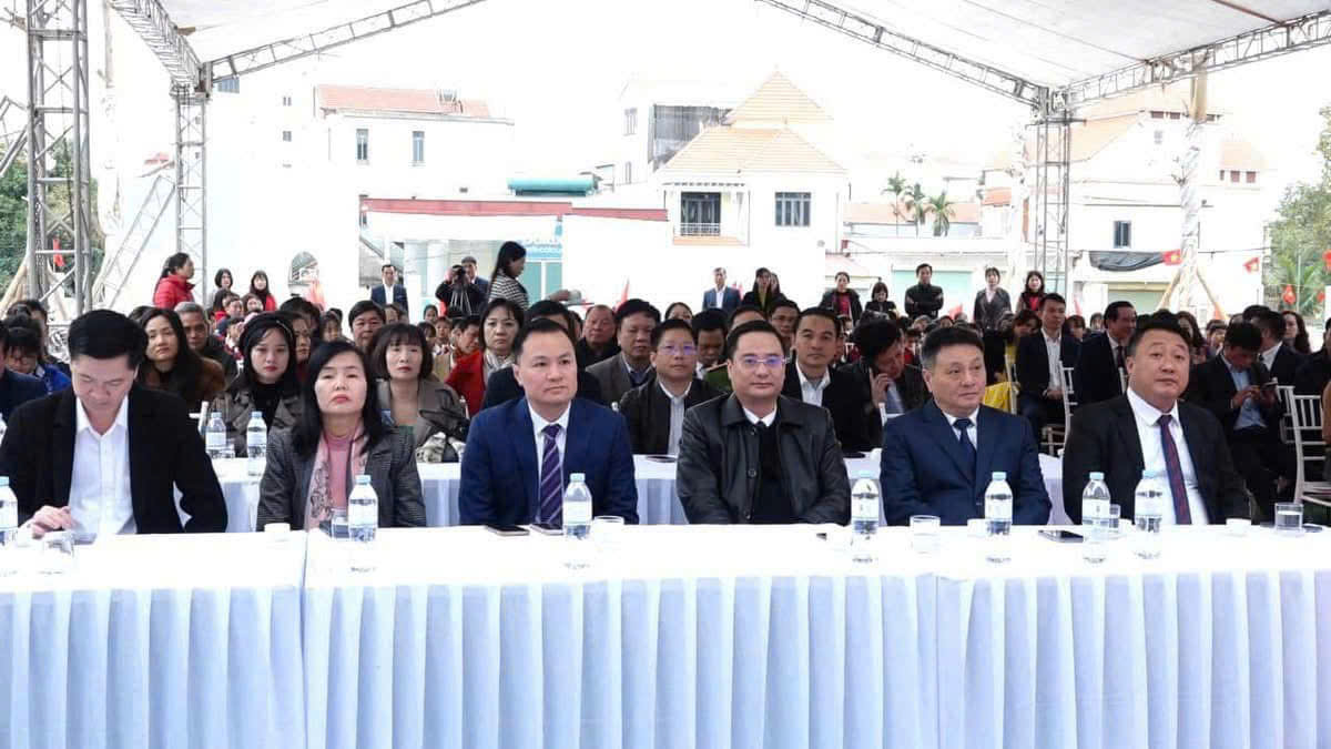 TRƯỜNG TIỂU HỌC BÌNH MINH A HƯỞNG ỨNG TẾT TRỒNG CÂY XUÂN ẤT TỴ 2025